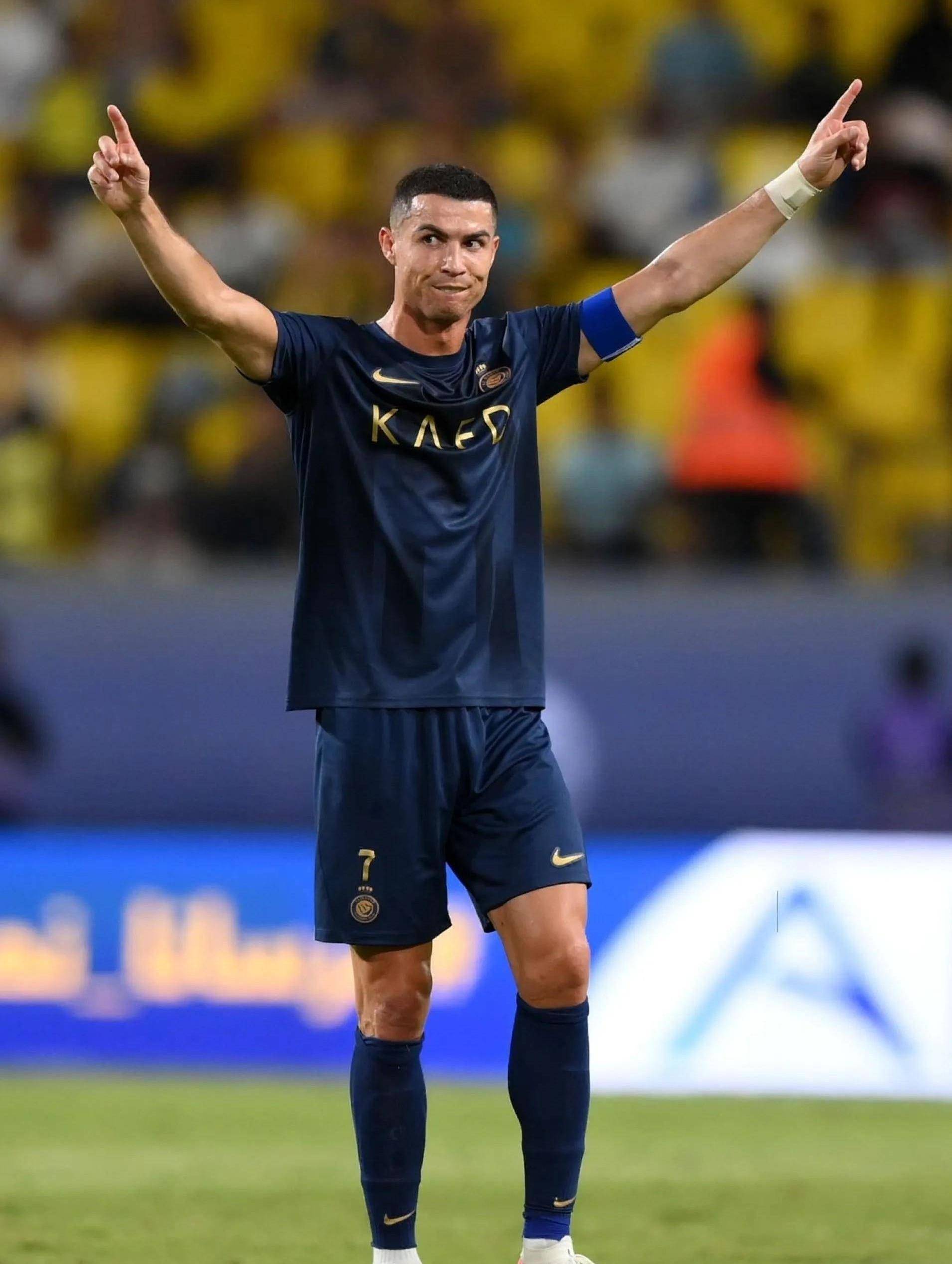 名宿：不是所有国米球迷都为劳塔罗疯狂，但他的态度令人惊叹（名宿：劳塔罗未必让所有国米球迷买账，但他的态度令人称道）