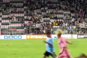 英媒预测：哈兰德30岁可超希勒成第一人 终局英超389球（英媒：哈兰德30岁有望超越希勒登顶，英超生涯或收获389球）