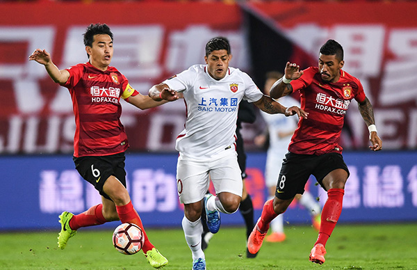 马卡：维尼修斯和皇马续约谈判远未达成，期限与年薪上有分歧（马卡报：皇马与维尼修斯续约受阻，双方在合同年限与薪资上意见不一）