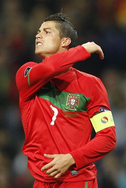 篮球湖人核心球员连续四场得分上双（湖人核心已连续四战得分上双）