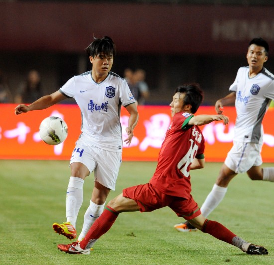 媒体人：邵佳一的最大优势就是省钱、超级省钱（媒体人称：邵佳一最突出的优点是极其节俭）