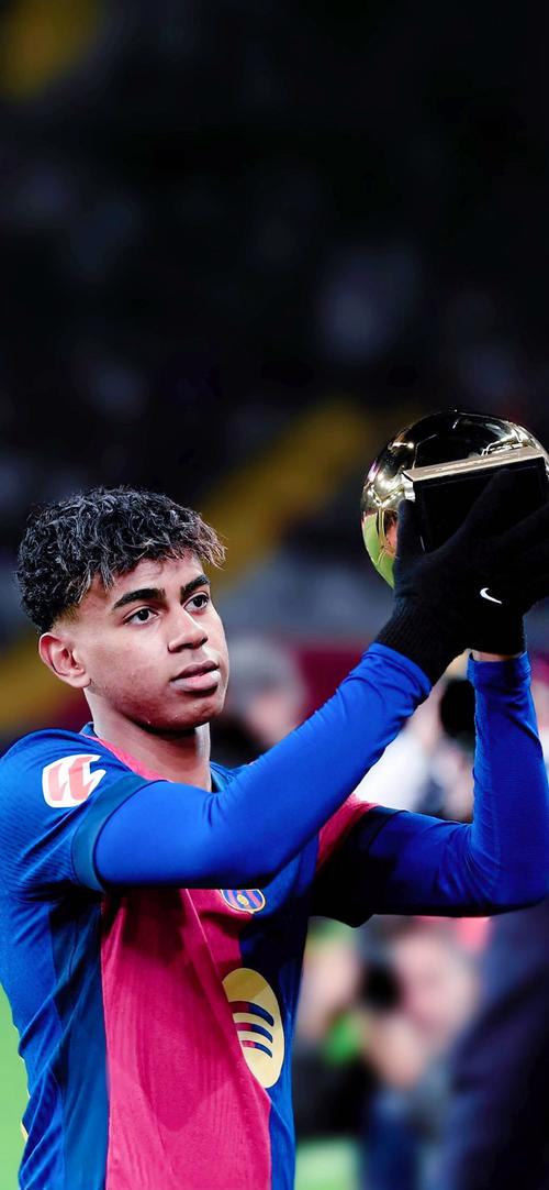 基恩怒批芒特：在场上就像小学生，这种球员拉低曼联整体水准（基恩炮轰芒特：踢得像小学生，这类球员拖累曼联整体水平）