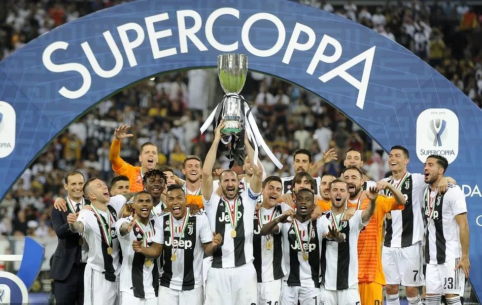 社交媒体讨论持续发酵（社媒热议不断升级）